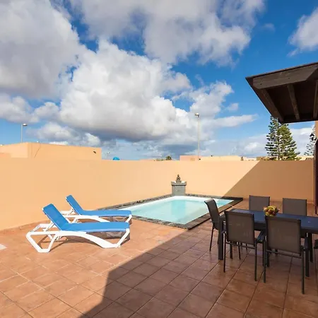 Home2book Isla Lagoa, Private Pool ヴィラ ラ・オリーバ